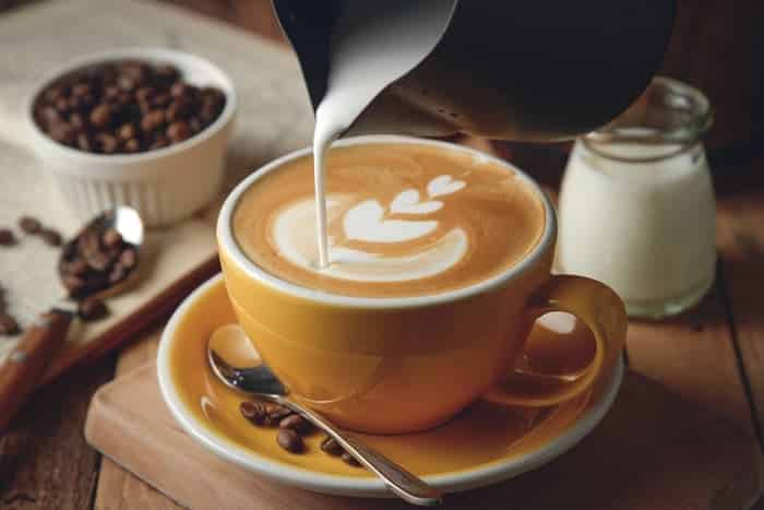 Những món mà bạn nên ăn và đừng bao giờ động tới khi chuẩn bị lên máy bay