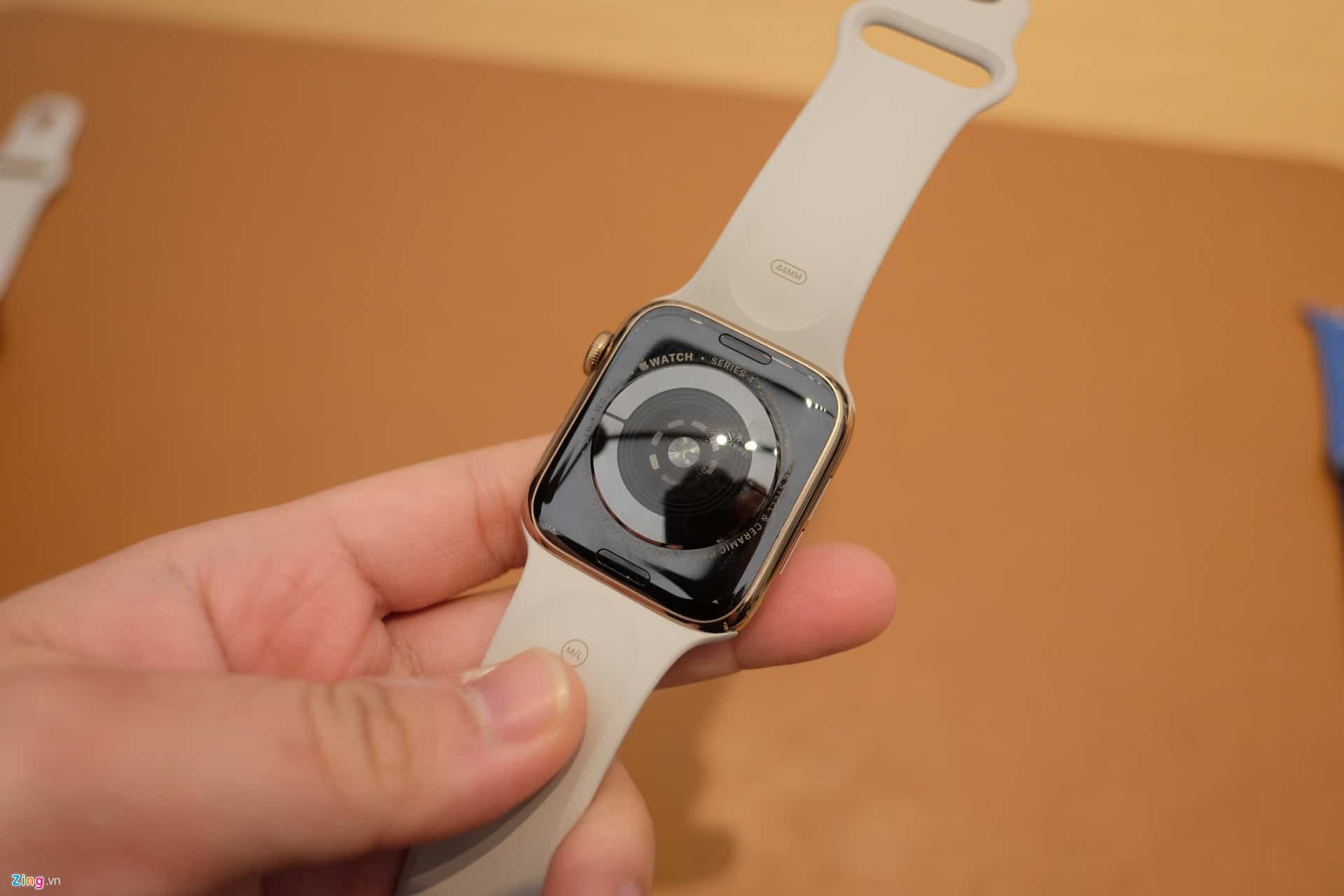 Chi tiet Apple Watch Series 4 - man hinh lon, vien cuc mong hinh anh 6