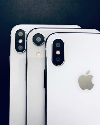 iPhone Xc có màn hình 6, 1 inch, to hơn Xs nhưng nhỏ hơn Xs Max.