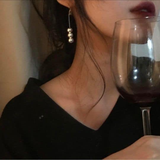  Mồ hôi có mùi lên men của rượu.