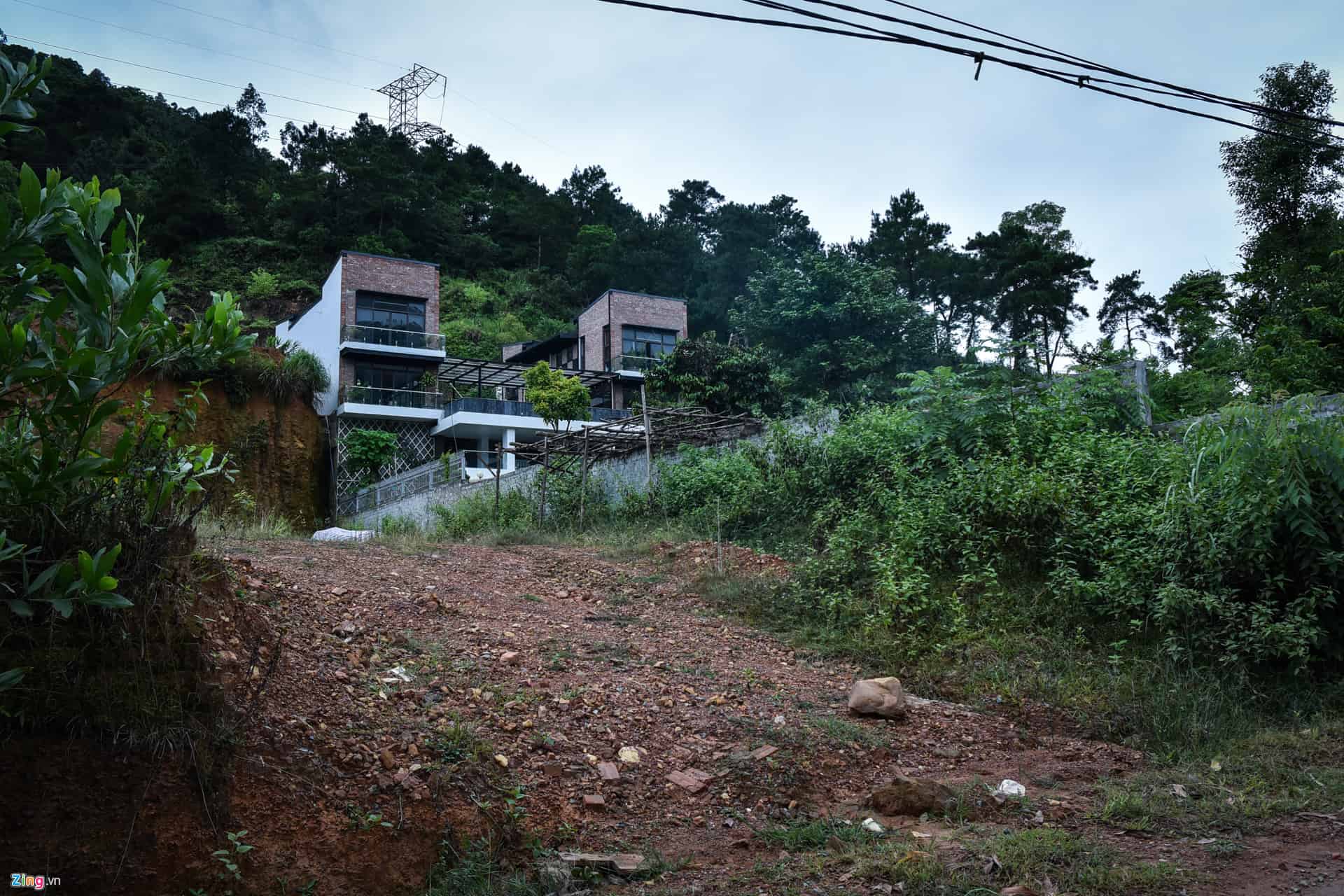 Dao nui, lap ho xay biet thu trong rung phong ho Soc Son hinh anh 7