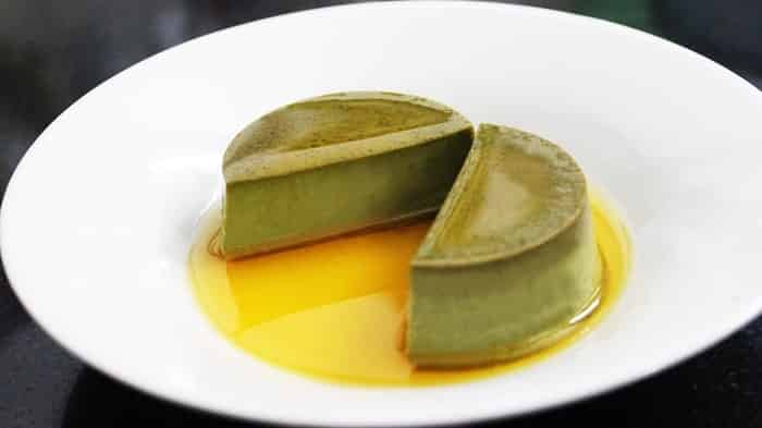  Vị beo béo của sữa tươi, mềm mịn của trứng gà, thơm nhẹ hương matcha sẽ khiến cả nhà gật đầu khen ngợi.