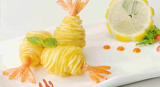 Chế biến món tôm cuộn khoai tây chiên giòn cực hấp dẫn góp phần làm bữa ăn thêm độc đáo