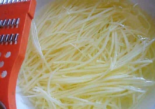 Chế biến món tôm cuộn khoai tây chiên giòn cực hấp dẫn góp phần làm bữa ăn thêm độc đáo