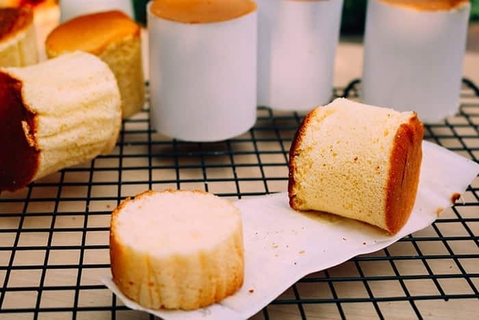 Cách làm bánh bông lan bằng chảo chống dính