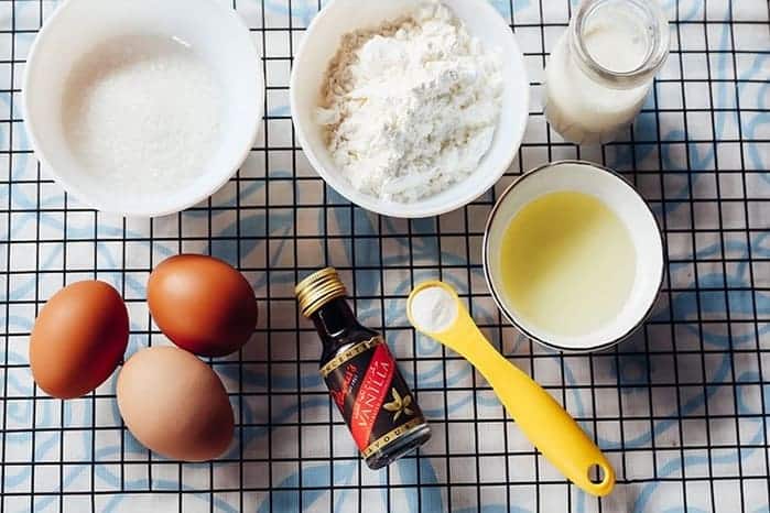 Cách làm bánh bông lan bằng chảo chống dính