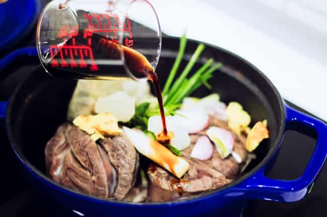 Tự tay chế biến thành công món Bắp bò om xì dầu ngon ngất ngây và đậm đà, bổ dưỡng