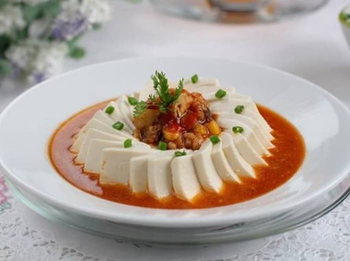  Hấp cùng với sốt cà chua.