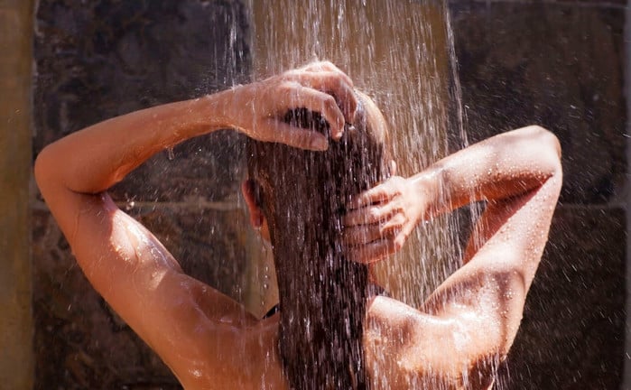 Chắc chắn ai cũng đang làm ít nhất 5 trong 10 thói quen cực gây hại cho sức khỏe này mà không biết