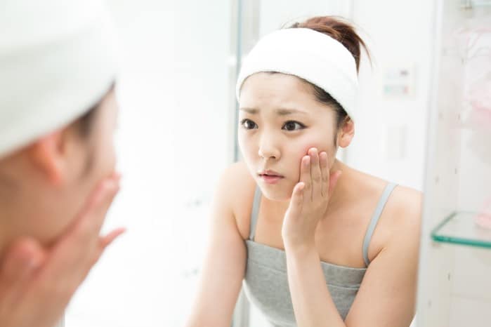 Chắc chắn ai cũng đang làm ít nhất 5 trong 10 thói quen cực gây hại cho sức khỏe này mà không biết