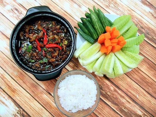  Một bữa cơm đơn sơ như thế này là quá ngon rồi đúng không nào?
