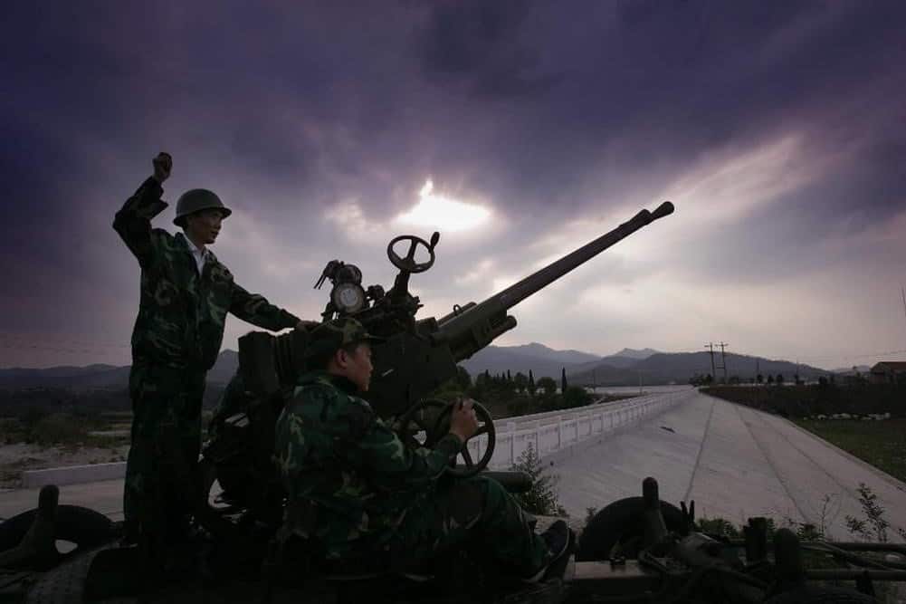 Trung Quoc co the 'ho mua goi gio' bang ten lua va ve tinh? hinh anh 3