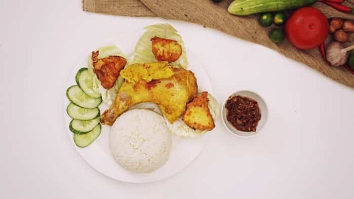 Trổ tài làm món gà rán ngon nhất Indonesia, siêu đưa cơm chiêu đãi cả nhà