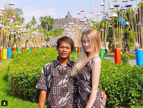 Cả hai gắn bó với nhau một năm rưỡi trước khi quyết định tiến tới hôn nhân.