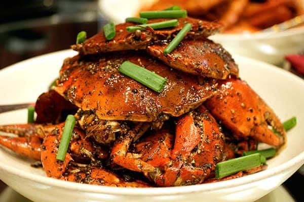 Chế biến món Cua sốt ớt cay nồng đúng điệu bạn đã từng thưởng thức ở Singapore