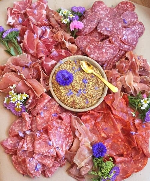  Đến thịt cũng có những bông hoa trang trí