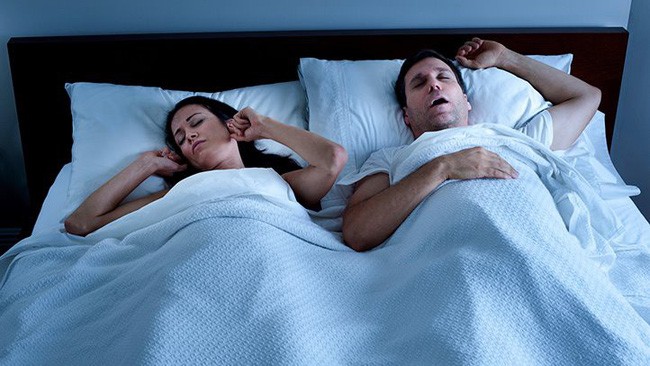 Đừng chủ quan: Ngáy ngủ có hại như thế này, phụ nữ ngáy ngủ càng gặp nguy hiểm hơn - Ảnh 1. Đừng chủ quan: Ngáy ngủ có hại như thế này, phụ nữ ngáy ngủ càng gặp nguy hiểm hơn - Ảnh 1.