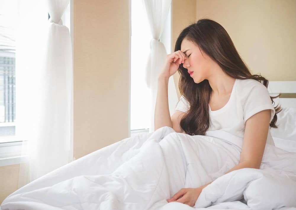 Góc Cảnh Giác: Nguy hại khôn lường đến sức khỏe khi ngủ trùm chăn kín đầu trong thời gian dài