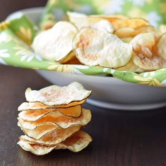 Cách làm snack khoai tây bằng lò vi sóng cực dễ cho cả nhà thích mê