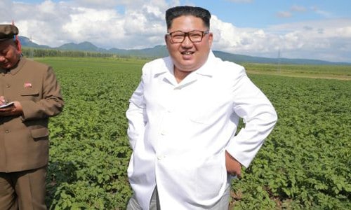 Lãnh đạo Triều Tiên Kim Jong-un thăm một nông trang ở Samjiyon. Ảnh: Reuters/ KCNA.