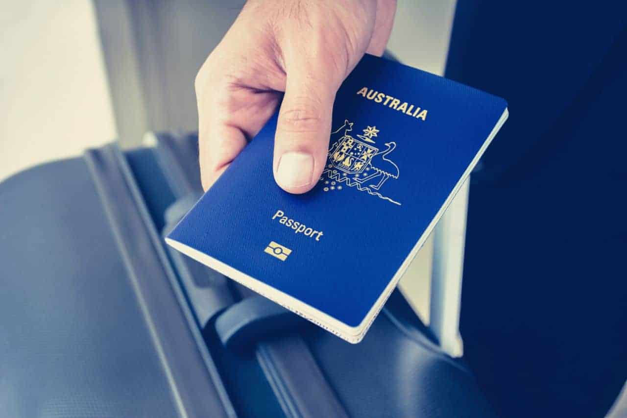Người anh được cho rằng đã có visa thường trú nhân ở Úc.