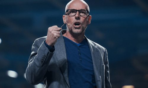 Doanh nhân Scott Galloway cho rằng lời khuyên hãy theo đuổi đam mê, thành thành sẽ tới khá phổ biến nhưng không hề đúng. Ảnh: Meedia.