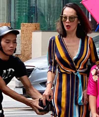 Thanh niên giật đồ bị lọt vào ống kính. Ảnh: nạn nhân cung cấp