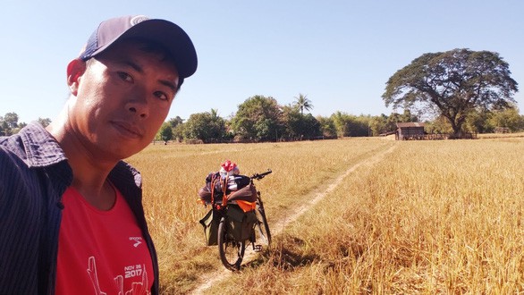 Người Việt đầu tiên chạy 4.500km từ Hà Nội đến Singapore - Ảnh 9. Người Việt đầu tiên chạy 4.500km từ Hà Nội đến Singapore - Ảnh 9.