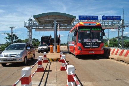 Một trạm thu phí BOT. Ảnh: T.C.A 