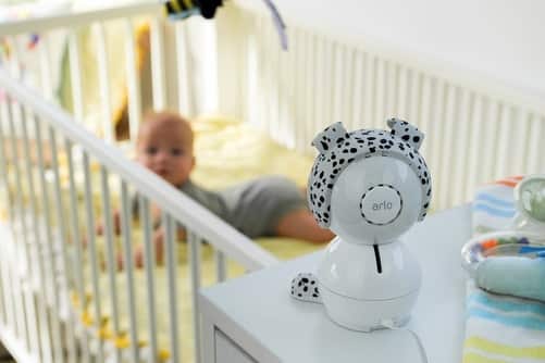 Camera giám trẻ con thường chỉ có góc quay hẹp và không thể lưu trữ dữ liệu.