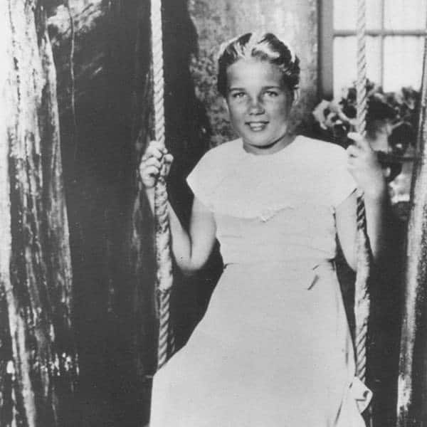 Ám ảnh câu chuyện về cuộc đời cay đắng của "Lolita" đời thực - ảnh 2