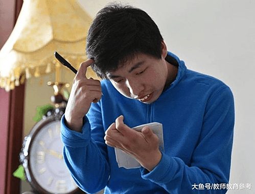 Đứa trẻ ngốc vụt sáng thành thiên tài toán học nhờ mẹ - 2