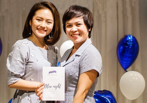 Cả Ngọc Anh và mẹ thấy sáng suốt khi năm 2017 quyết định bỏ cơ hội du học Mỹ, để học tập tại Việt Nam và có nhiều thời gian bên nhau hơn. Ảnh: NVCC.