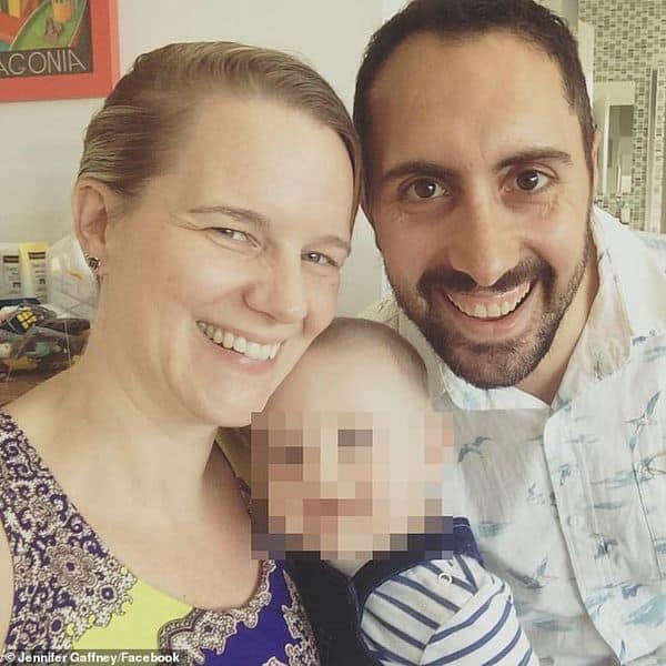 Bác sĩ gây mê Jennifer Gaffney và bác sĩ da liễu Daniel Gaffney.