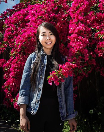 Vy Trần mặc mẫu áo khoác jeans chống đạn do cô thiết kế. Ảnh: NBC Bay Area