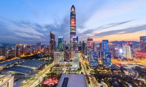 Thâm Quyến, thành phố rực ánh đèn neon được coi là một trong 3 đô thị không ngủ sôi động nhất Trung Quốc. Ảnh: Bingfengwu.