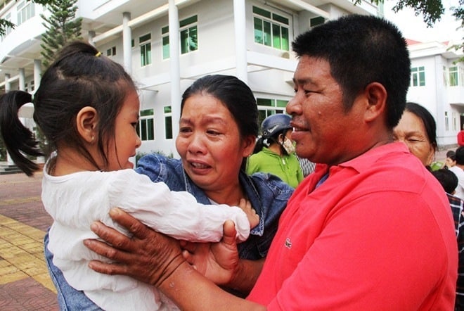 41 người ôm bình nhựa lênh đênh 31 giờ giữa biển: Đàn cá heo 'cứu mạng' chúng tôi - ảnh 2