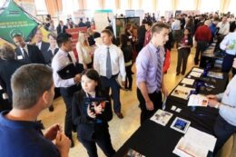 Không ngừng học hỏi là điều cần thiết khi tìm việc làm tại Úc