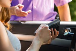 Bằng lái xe ở Úc