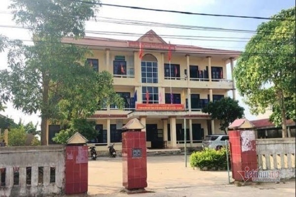 2 phó chủ tịch xã 'dựng' người chết dậy để ký tặng đất