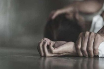 Cô gái trong vụ bị 4 thanh niên hiếp dâm tập thể bất ngờ tiết lộ trước đó vài ngày đã bị một người đàn ông Hàn giở trò đồi bại và diễn biến mới nhất trên trang cá nhân  - Ảnh 1.