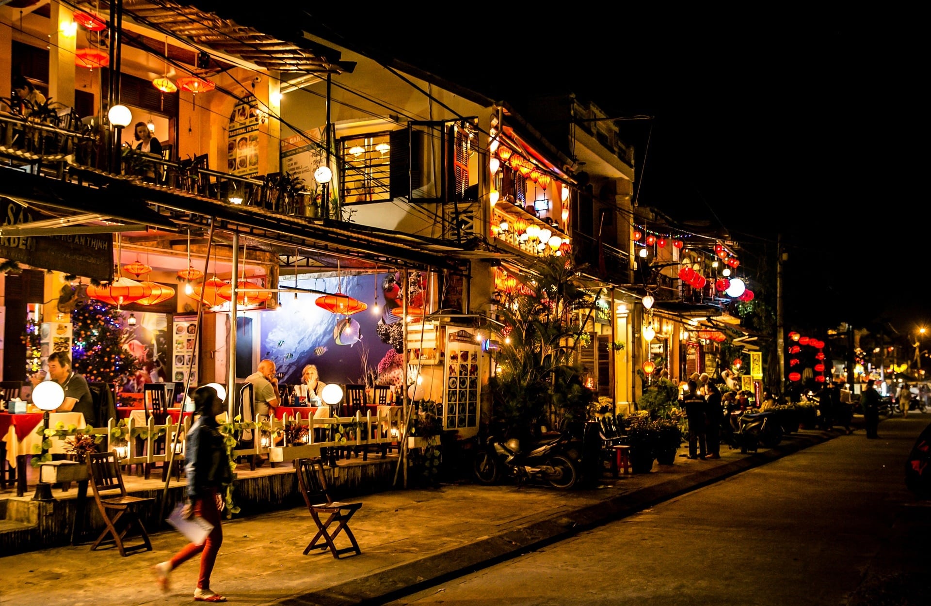Lachlan had been managing type one diabetes since the age of nine. His glucose level spiked after he developed gastro in Hoi An.