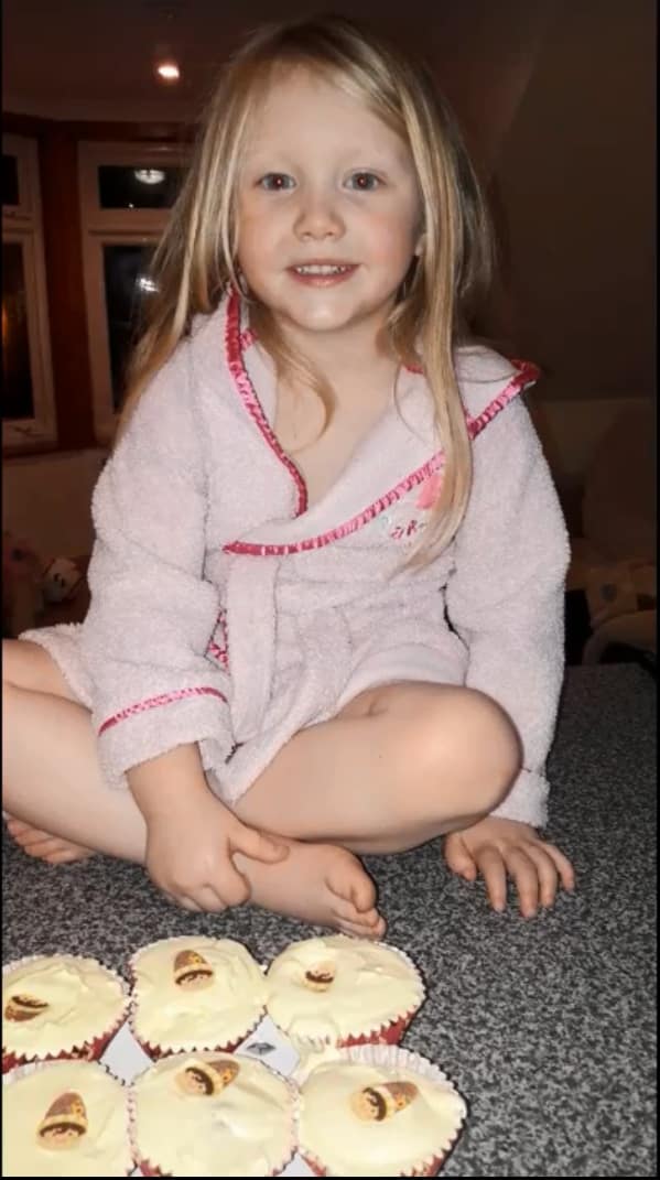 Người phụ nữ giao clip trích xuất từ camera trước nhà mong giúp cảnh sát bắt kẻ thủ ác giết bé gái 6 tuổi, không ngờ tố cáo tội ác của con trai - Ảnh 1.