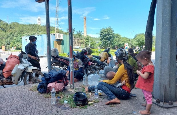  Hành trình 1400 km chạy xe máy từ miền Nam về quê của những người lao động nghèo tha hương - Ảnh 5.