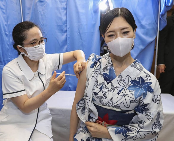 Thêm liều vắc xin COVID-19 thứ ba: Các nước nói gì? - Ảnh 3.