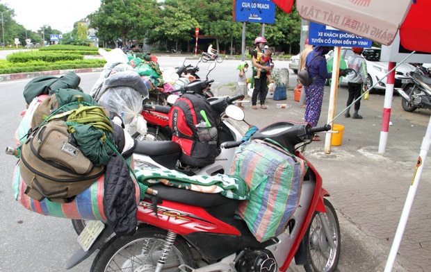 Hành trình 1400 km chạy xe máy từ miền Nam về quê của những người lao động nghèo tha hương - Ảnh 3. Hành trình 1400 km chạy xe máy từ miền Nam về quê của những người lao động nghèo tha hương - Ảnh 3.