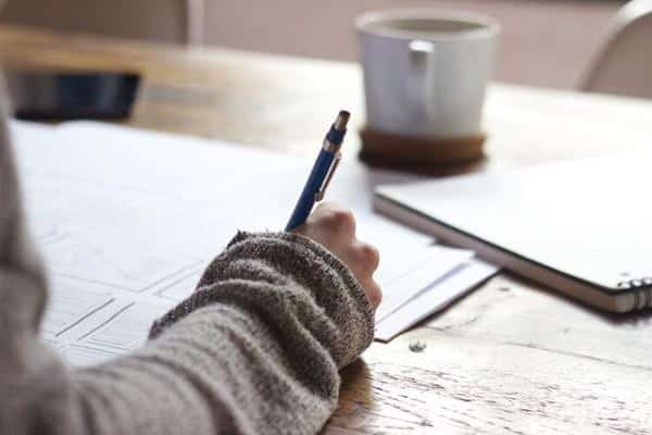 Chỉ viết thiếu một dấu phẩy ở bài đăng Facebook, một người Úc có thể mất hàng trăm triệu ảnh 2