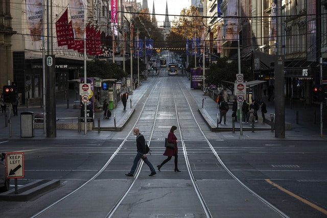 Melbourne - thành phố phong tỏa lâu nhất thế giới: 19 tháng đóng cửa, cả kinh tế và người dân đều kiệt quệ, buộc phải từ bỏ zero Covid - Ảnh 3.