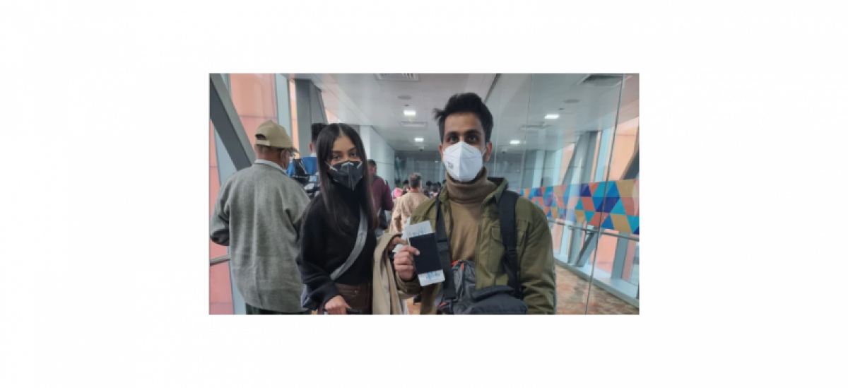 Hai sinh viên Ấn Độ Deepesh Batra và Gargi Bakshi đã đến thành phố Melbourne, Australia ngay khi biên giới mở cửa. Nguồn ABC News.