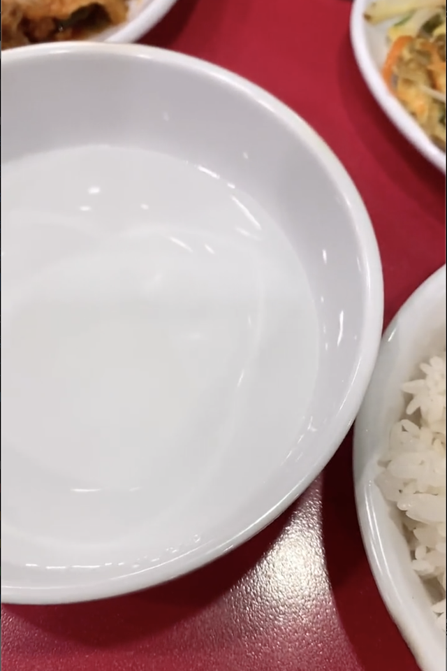 Du học sinh hé lộ những điều lạ lẫm ở Hàn Quốc, ai lần đầu đến cũng phải thốt lên: Quá sức kỳ lạ! - Ảnh 2.